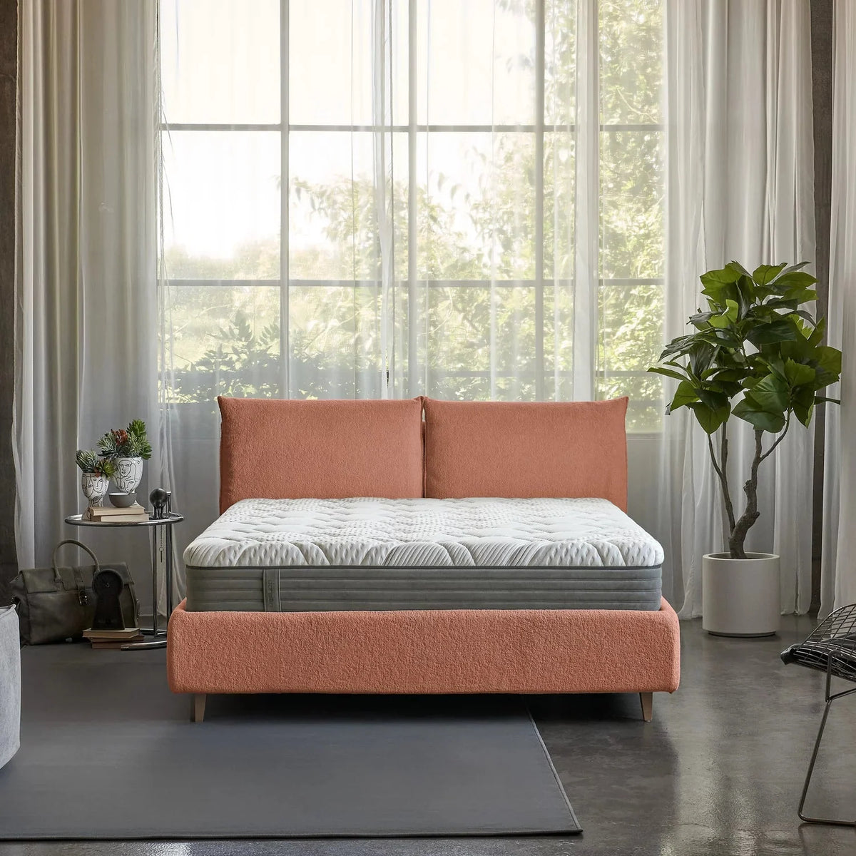 Matelas Dorelan Rising installé sur un lit dans une chambre lumineuse