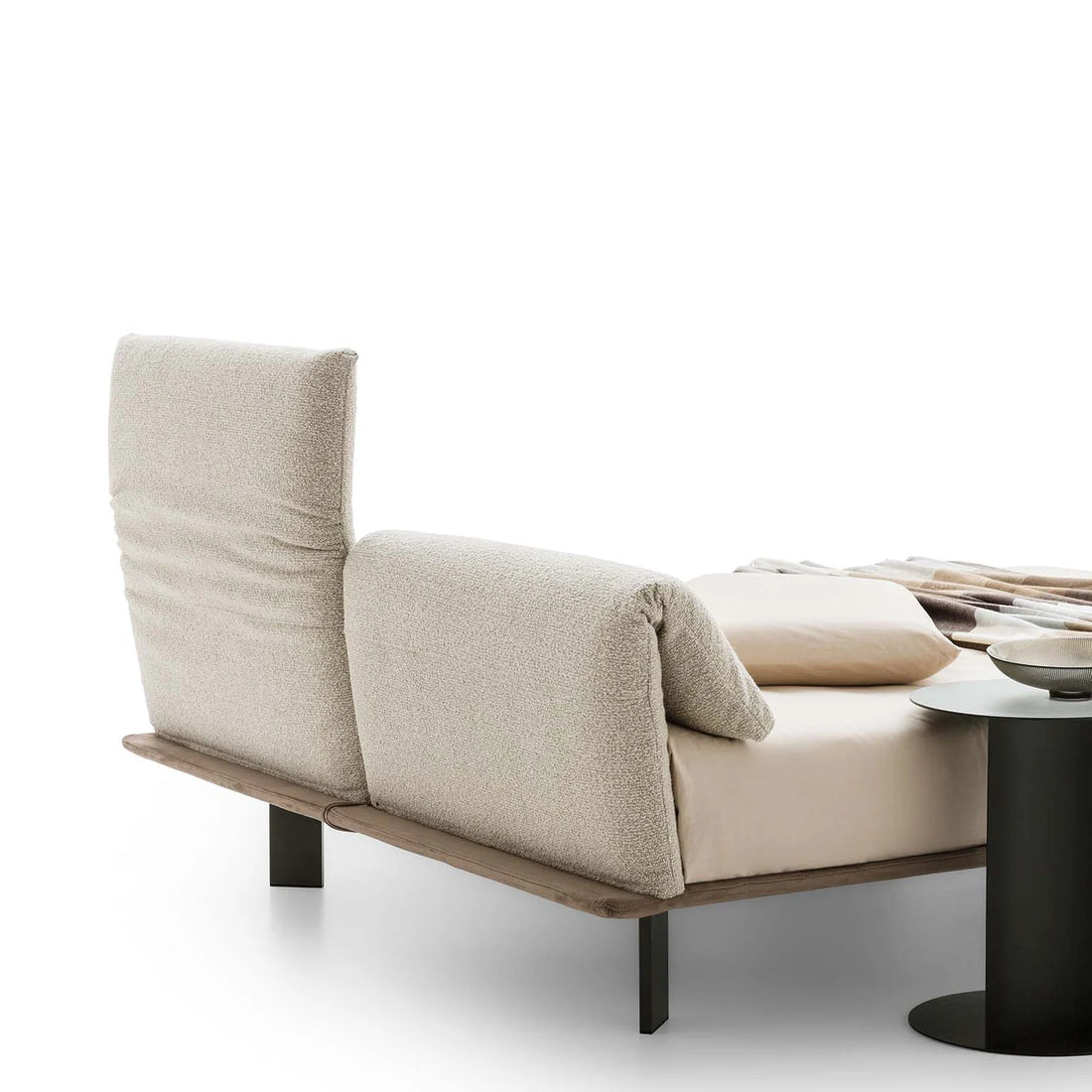 Lit LeComfort Logan dans une chambre contemporaine