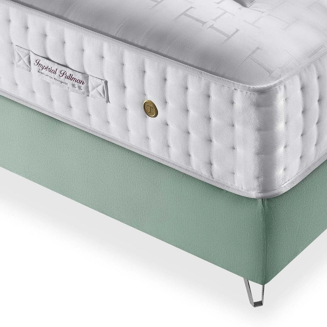 Matelas Tréca Impérial Pullman en vue trois-quarts sur fond clair
